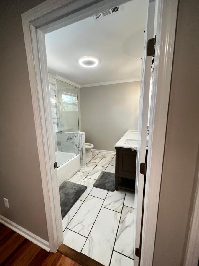 Atlanta Unit 2 Room 1 - Quiet Private Bedroom Private Bathroom Exterior photo